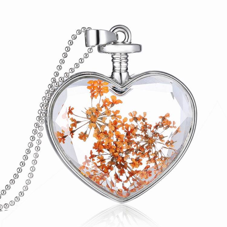Sweet Natural Dried Flower Inside Necklace Crystal Heart Pendant For Women Gift